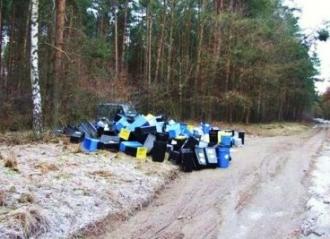 Toksyczne odpady w środku lasu. Podrzucili je Niemcy?