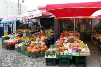 Polacy lubią kupować na bazarach