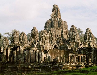 Kambodża. Państwo Khmerów i tajemniczych świątyń